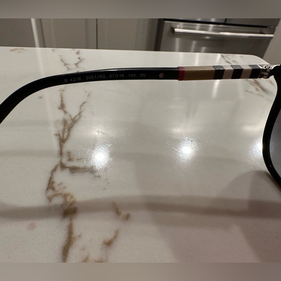 Burberry Sunglasses - Picture 7 of 8
